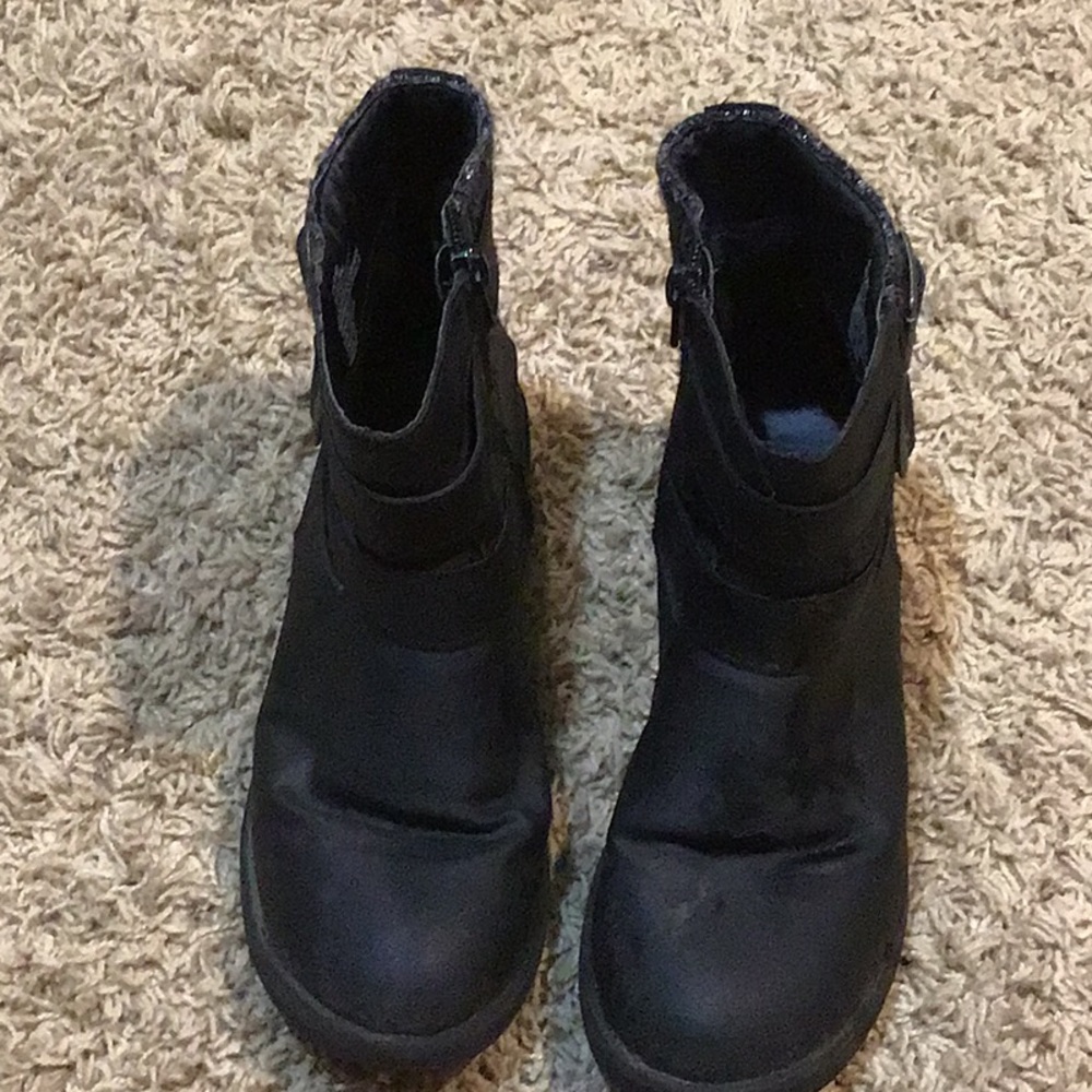 High heel boots